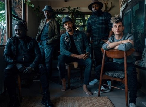 Michael Franti & Spearhead