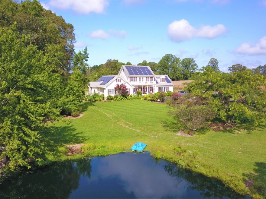 Iona Stables & Inn