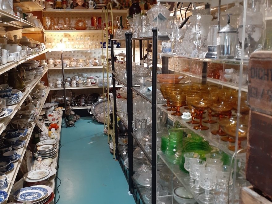 Beaman's Old & Gnu Antiques