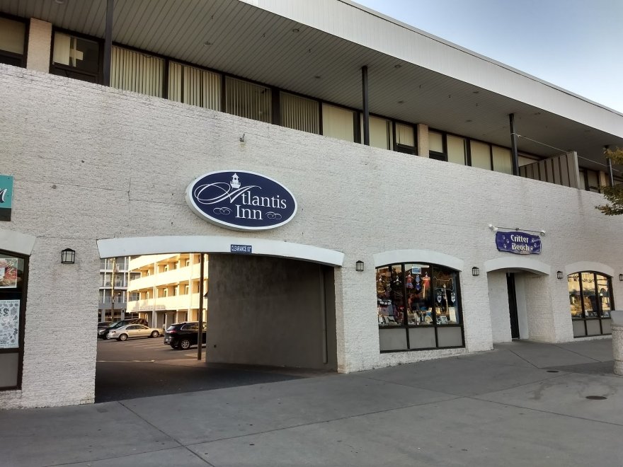 Atlantis Inn