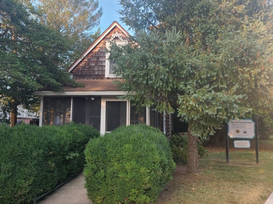 Anna Hazzard Museum
